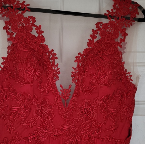 Catherine  Deane Gown - Picture 5 of 13